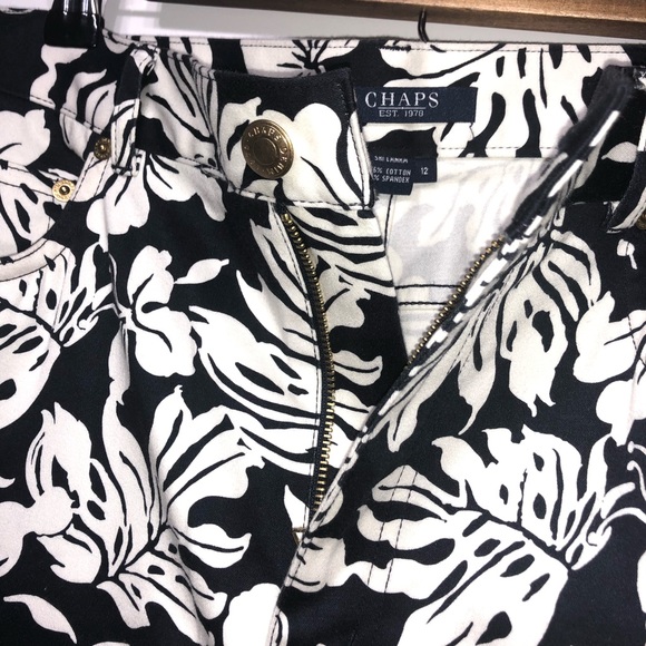 Chaps Navy Blue and White Floral Cropped Pants - Picture 4 of 6